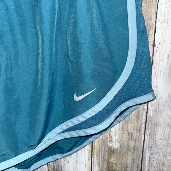 Nike 2 Tone Blue Tempo Shorts - Picture 2 of 5